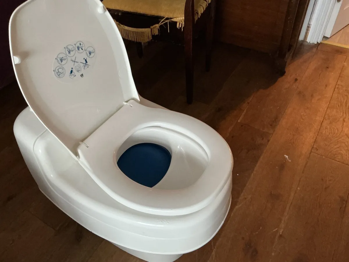 Compostable toilet - Image 1