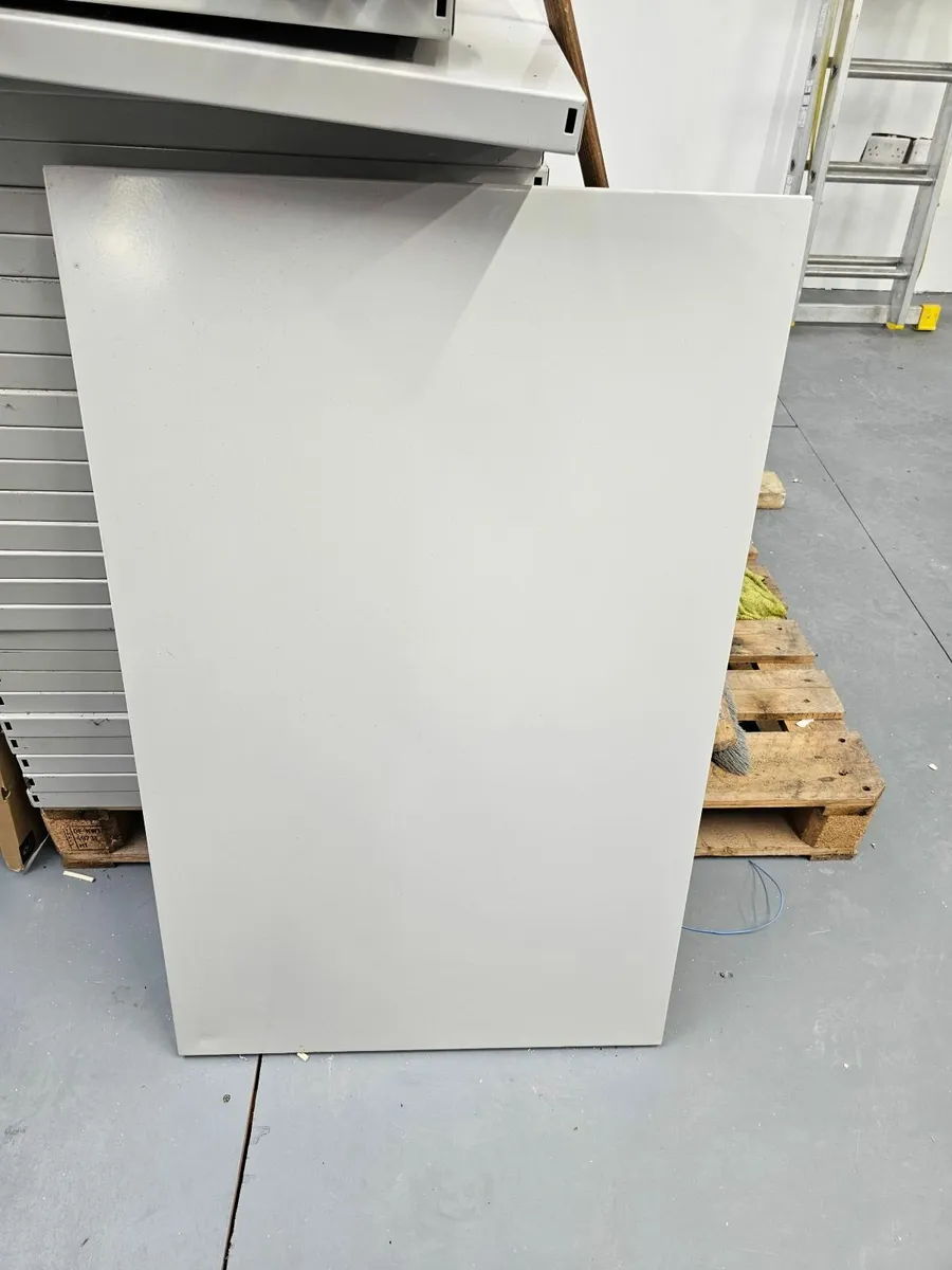 Bay and shelfs - Image 2