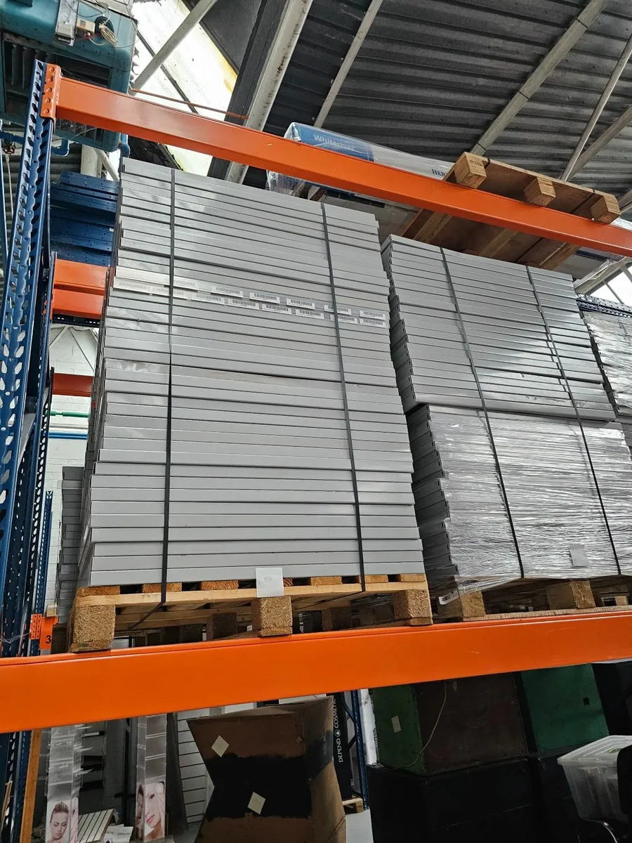 Bay and shelfs - Image 3