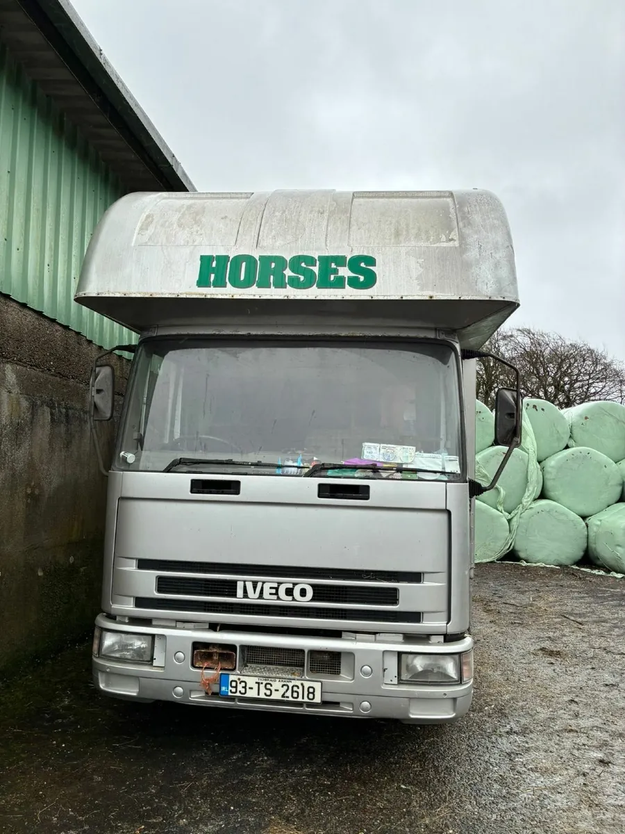 Horse lorry - Image 1