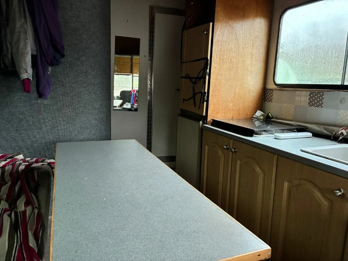 Horse lorry - Image 2