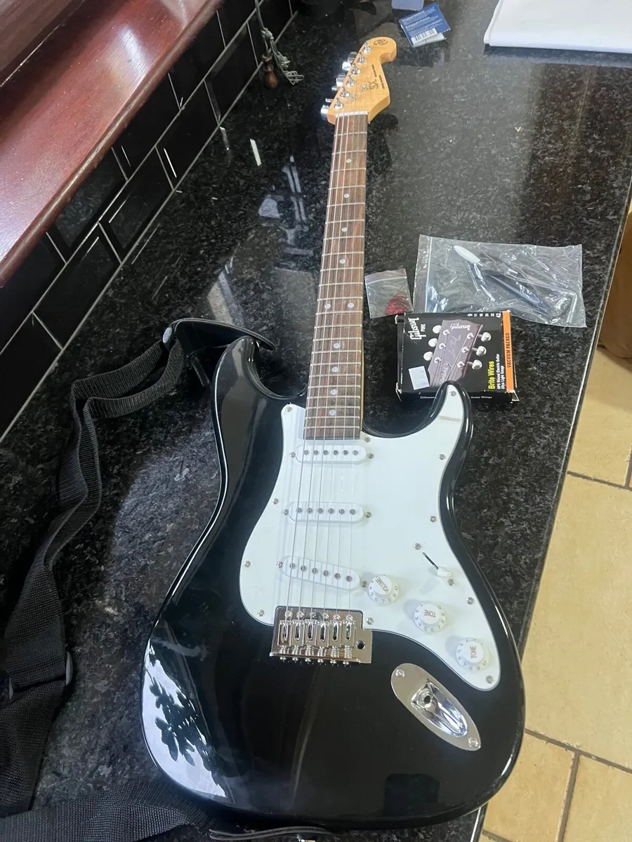 Electric Guitar - Image 1