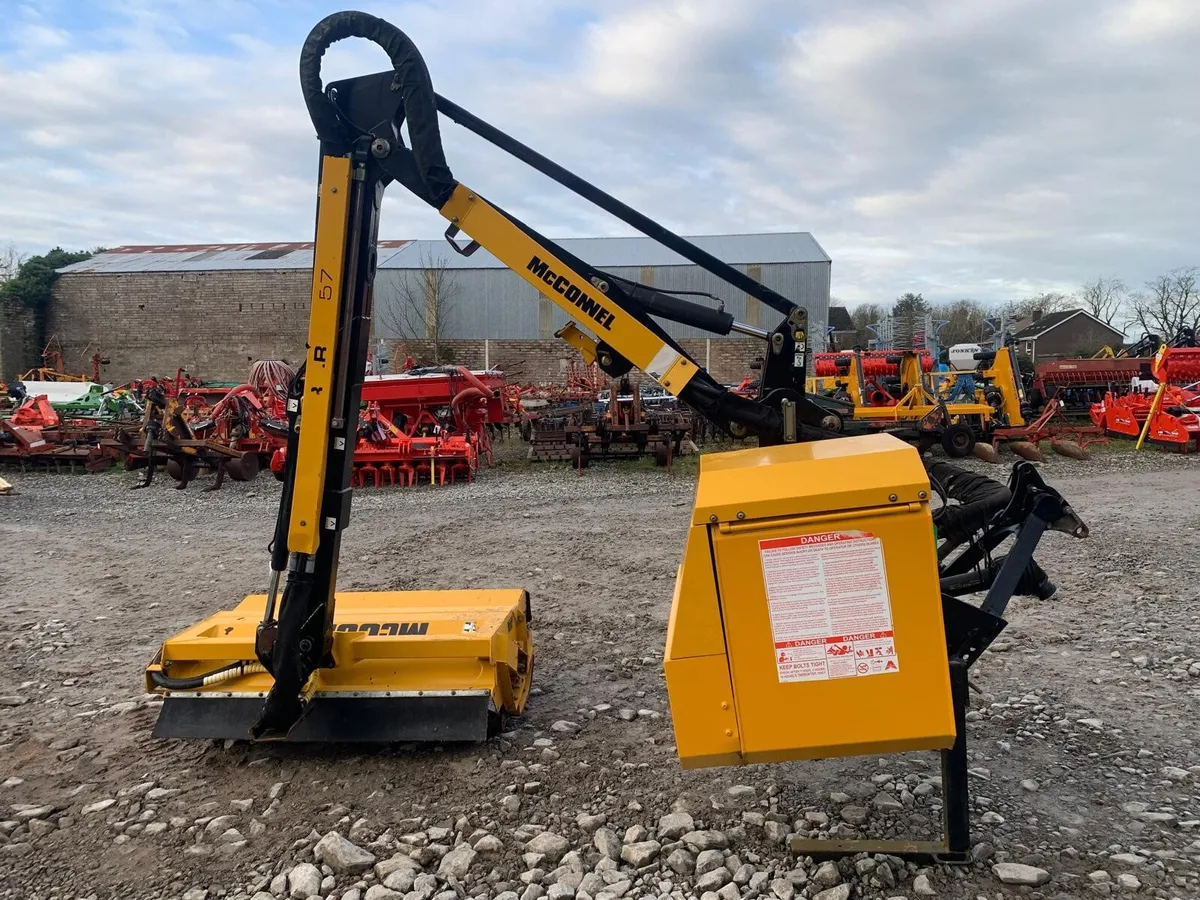 MCCONNEL PA6570T REV EDS,  2200 HOURS - Image 4