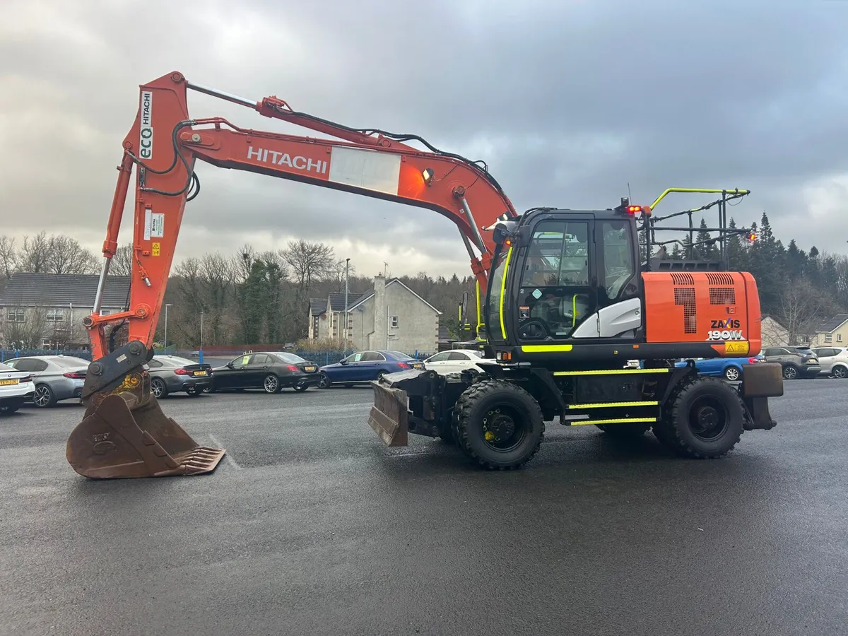 2018 Hitachi ZX190W Blade / Stabs - MULLANS - Image 1