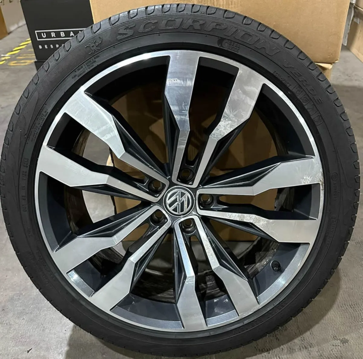 20" GENUINE VW Tiguan Suzuka ALLOY WHEELS & TYRES - Image 2