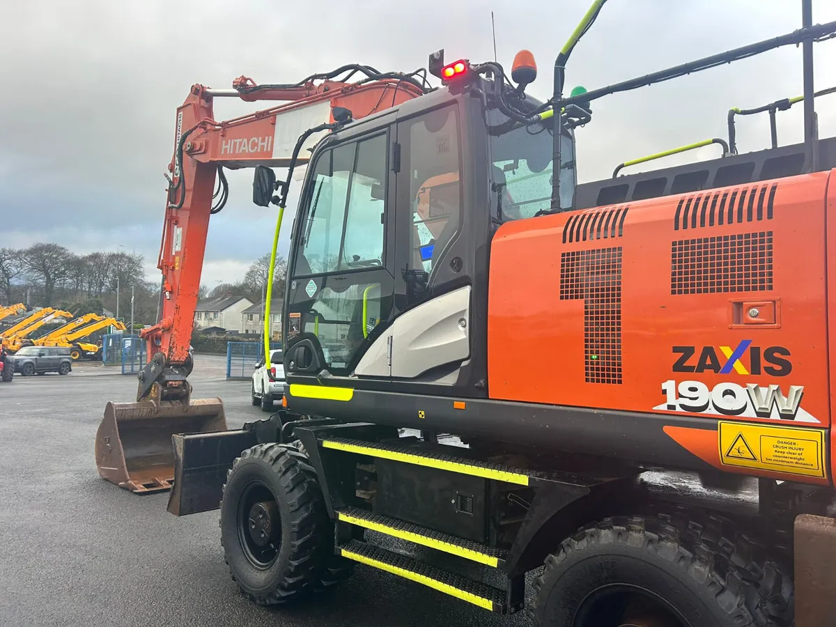 2018 Hitachi ZX190W Blade / Stabs - MULLANS - Image 3