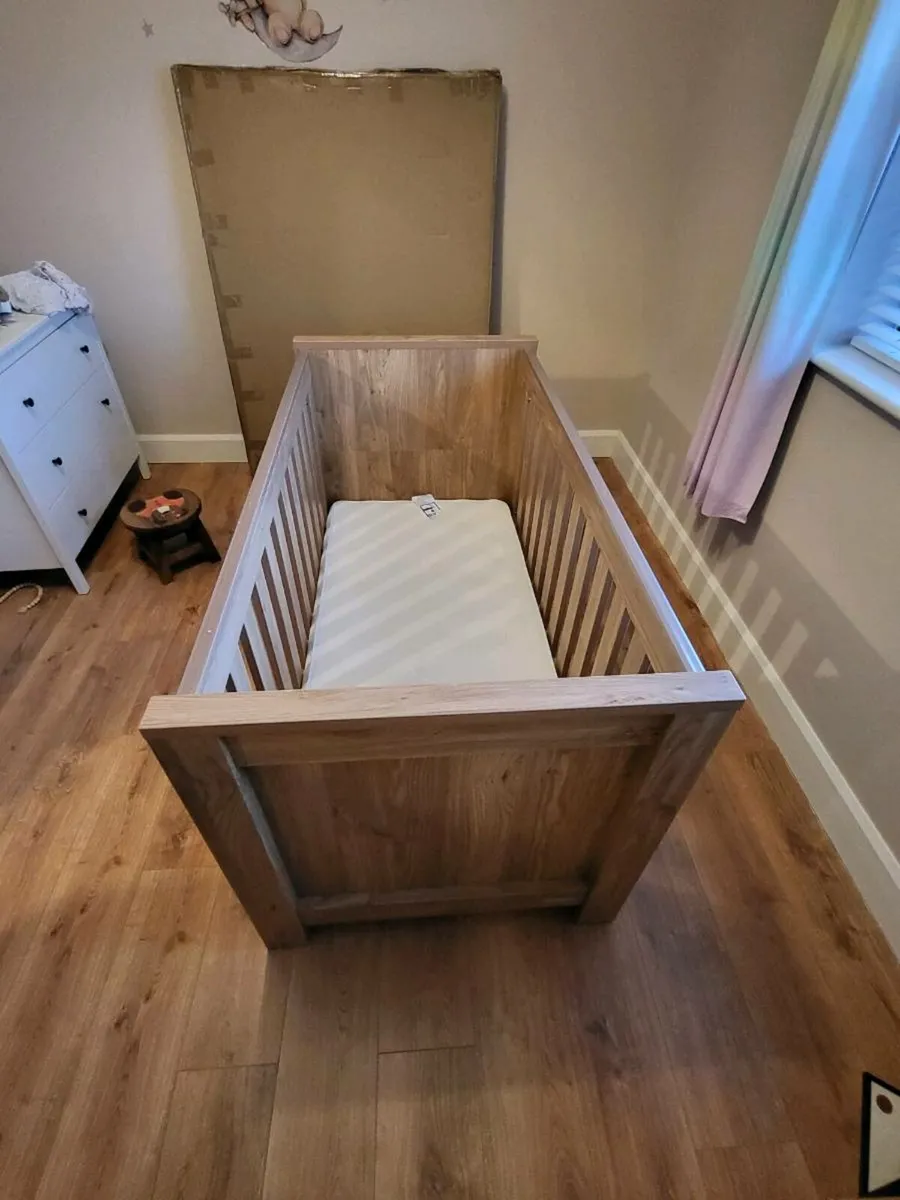 Cot with mattress - Image 2