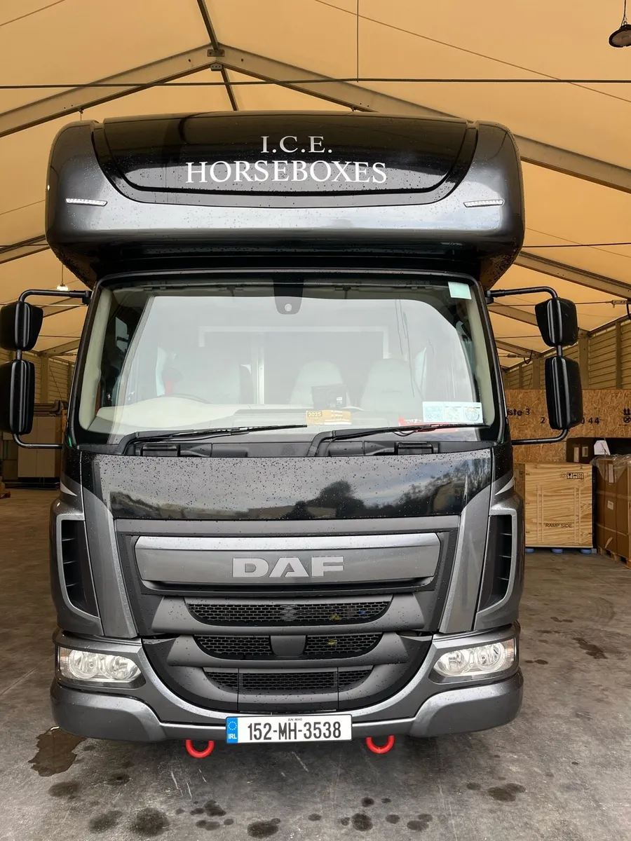 Horse truck - Image 1