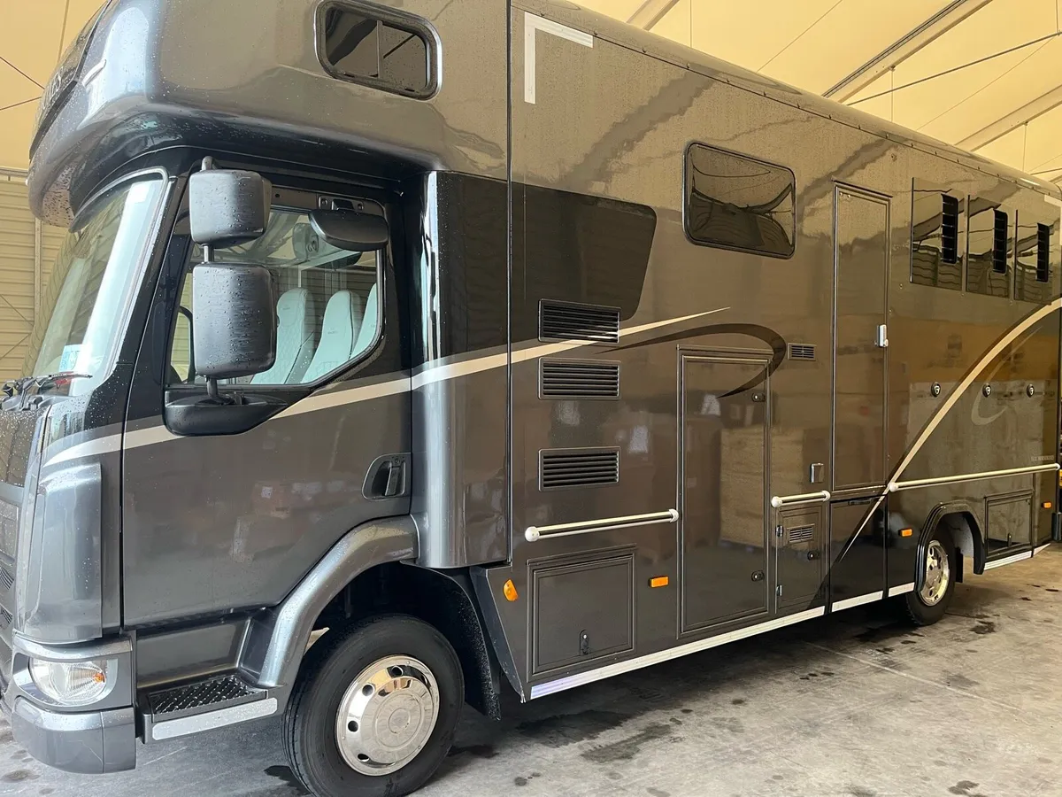 Horse truck - Image 2