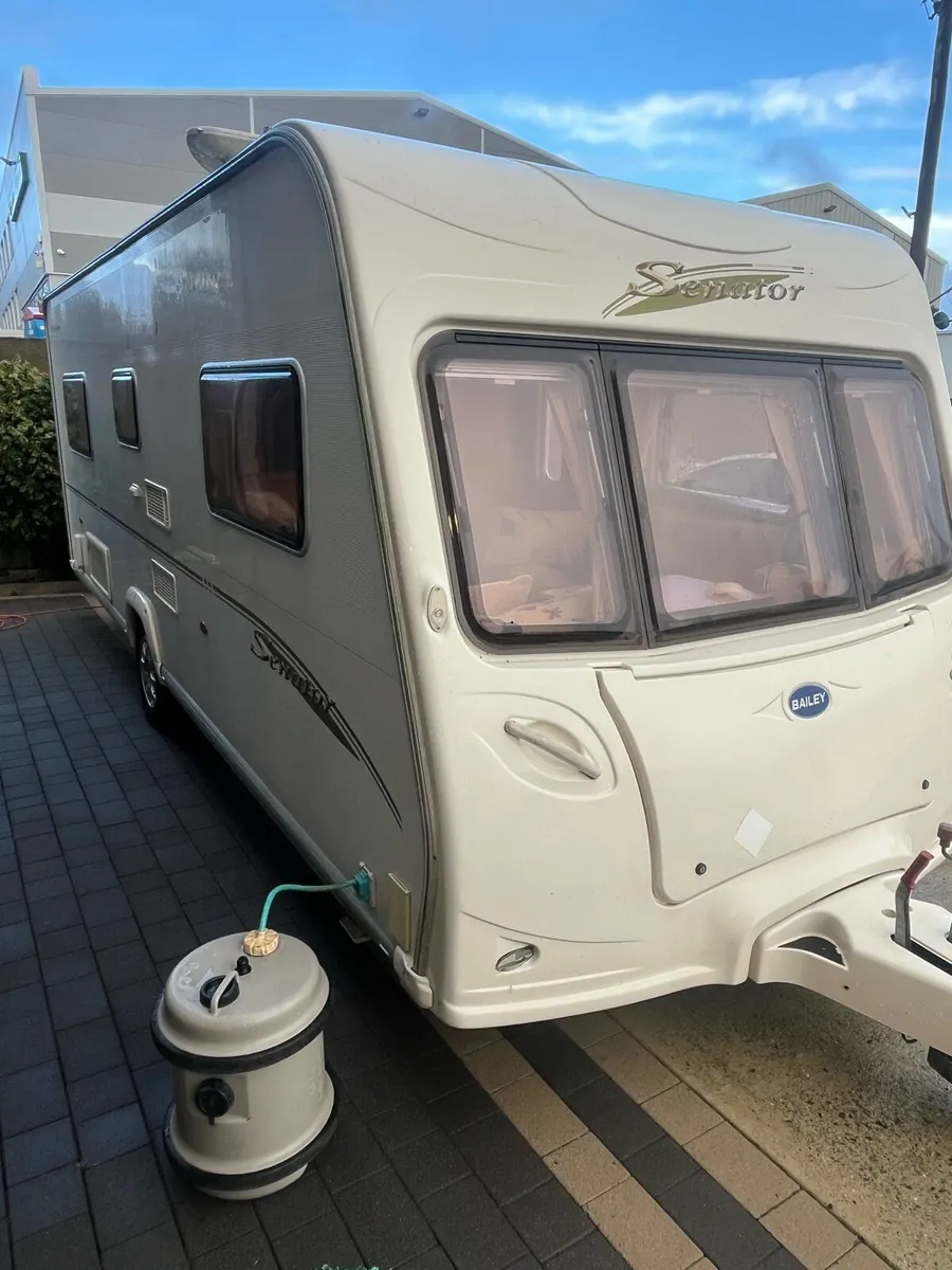 Bailey senator series 5 fixed bed 4 berth - Image 2