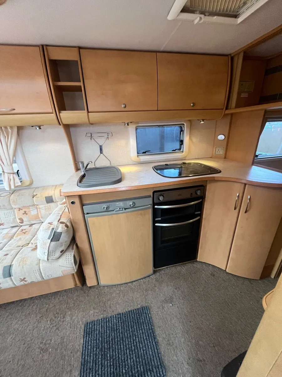 Bailey senator series 5 fixed bed 4 berth - Image 3