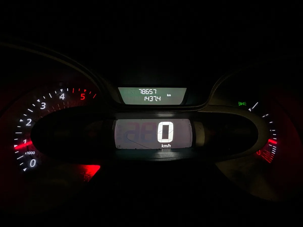 2019 Traffic 1 Owner CVRT 01/27 NO VAT - Image 3