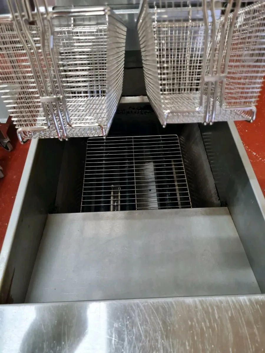 Pitco and Anets Nat Gas Fryers - Image 3