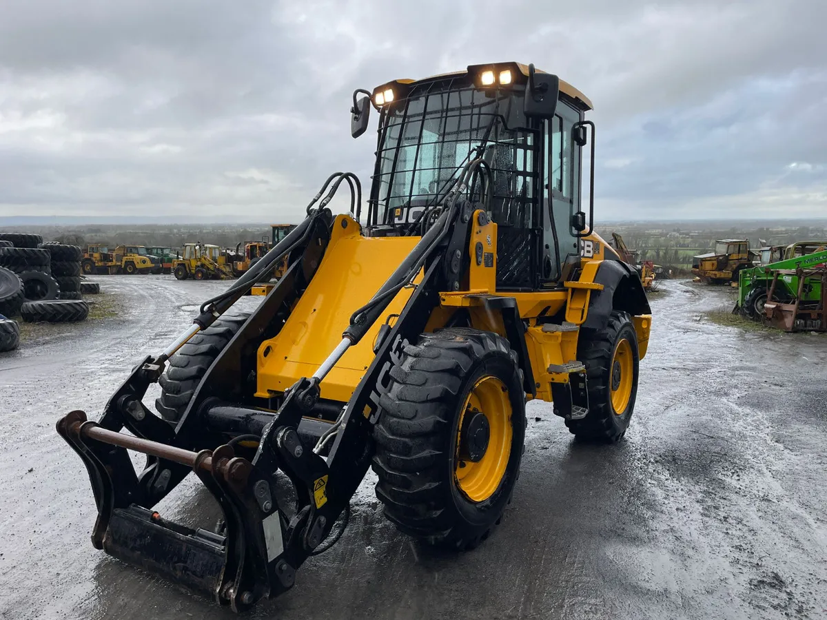 JCB 411 Loading Shovel - Image 2