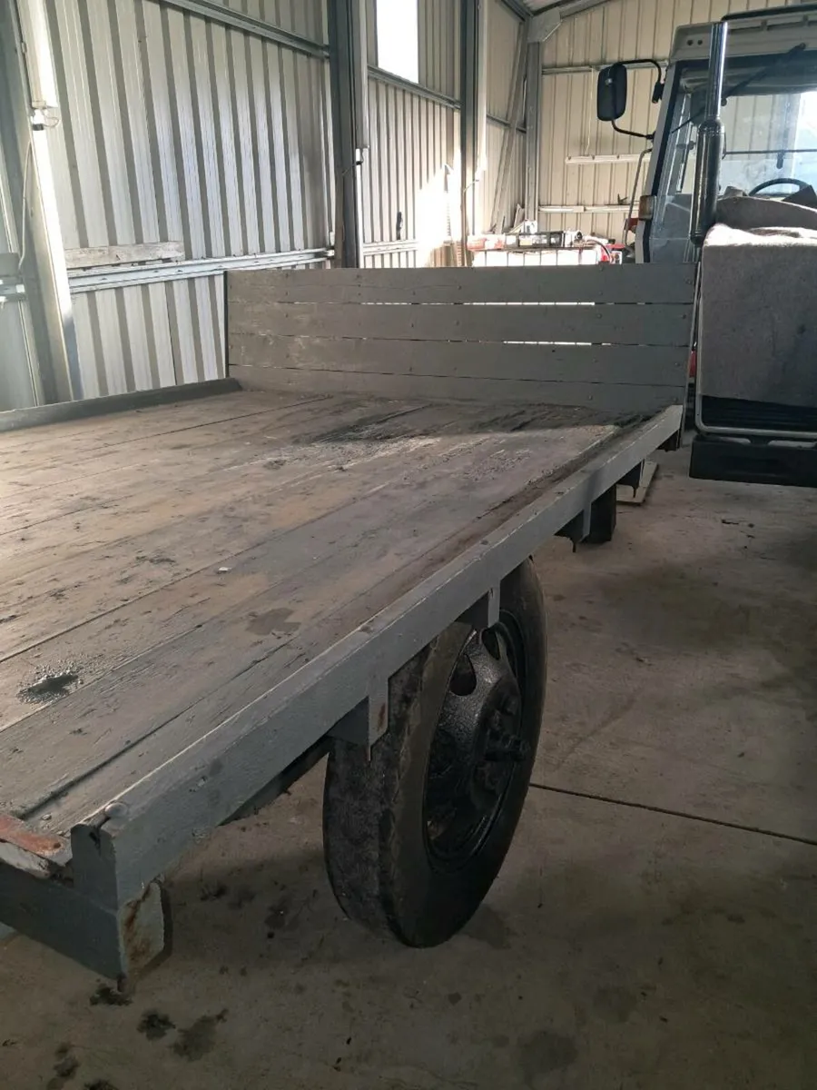 Tractor trailer - Image 1