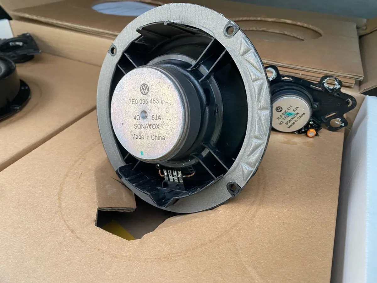 Transporter 6.1 original speakers - Image 2