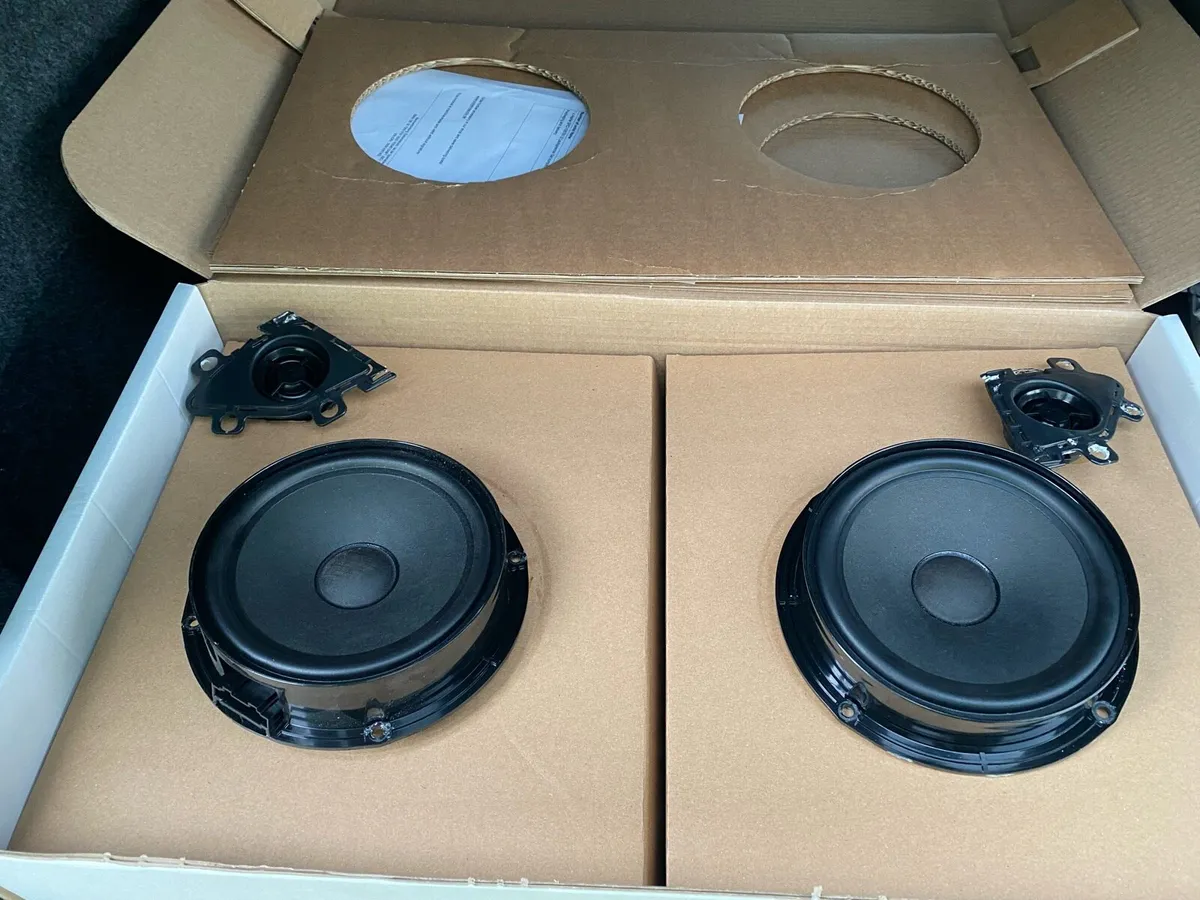 Transporter 6.1 original speakers - Image 1