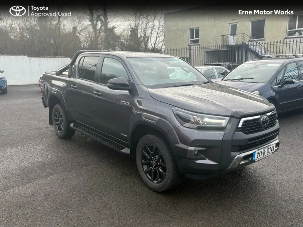 Toyota Hilux HILUX 2.8 INVINCIBLE AUTO - Image 1