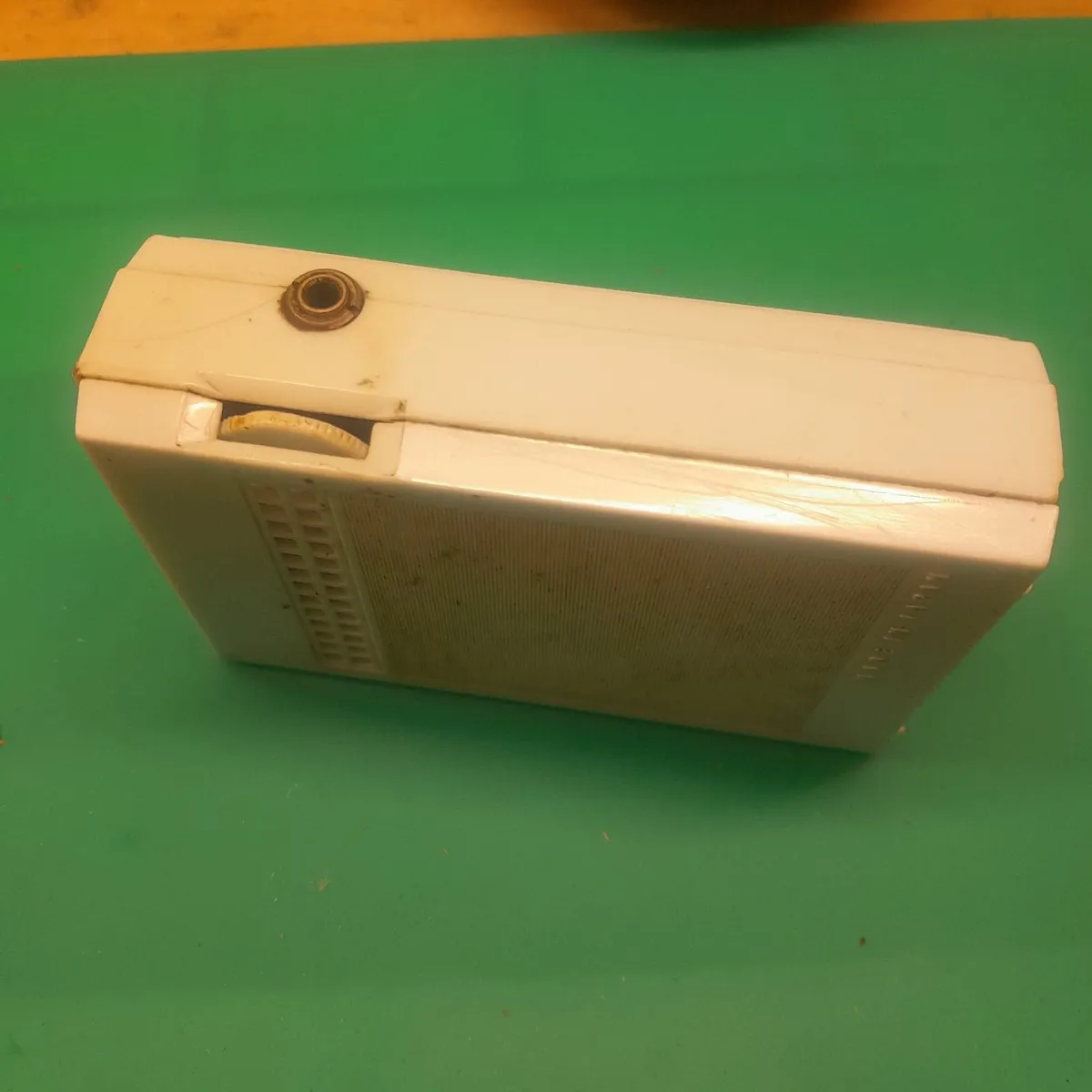 Radio Sharp Solid State 6 Transistor BP-101 - Image 4