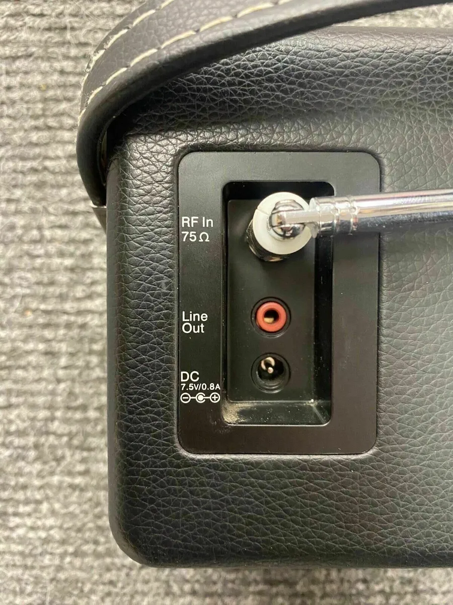 Roberts Vintage Portable DAB/FM Radio - Image 3