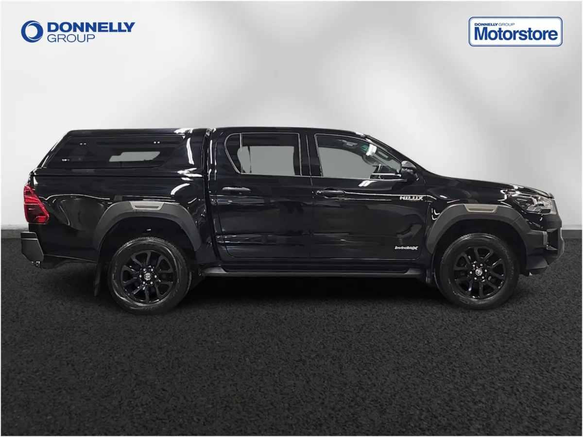 Toyota Hilux Diesel Invincible X - Image 3
