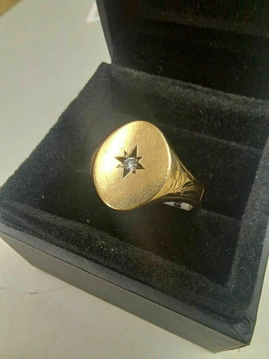 9ct Gold Signet Ring 9 w/ Diamond 9k - Image 2