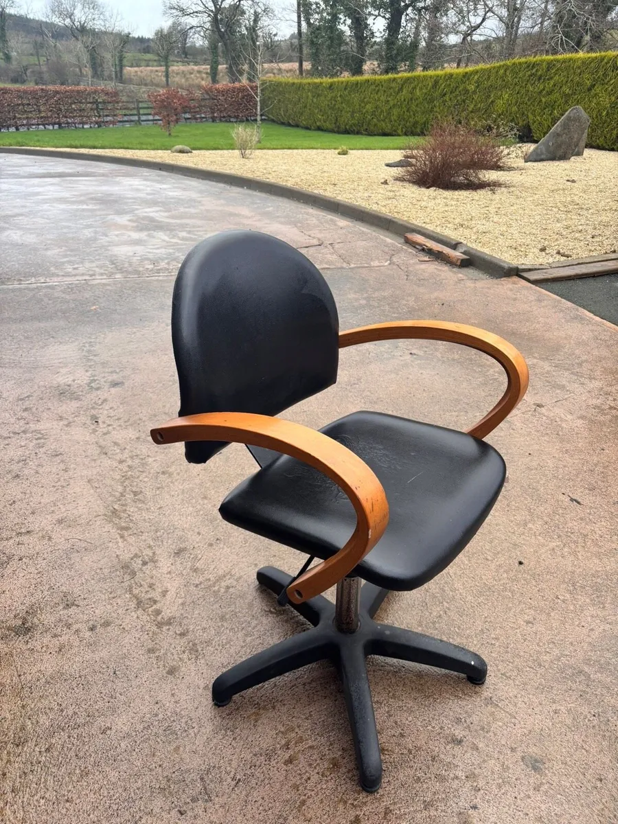 Hairdressing furniture - Image 4