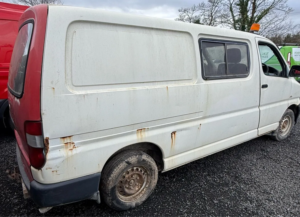 Toyota Hiace Only 55,000 Kmh - Image 4