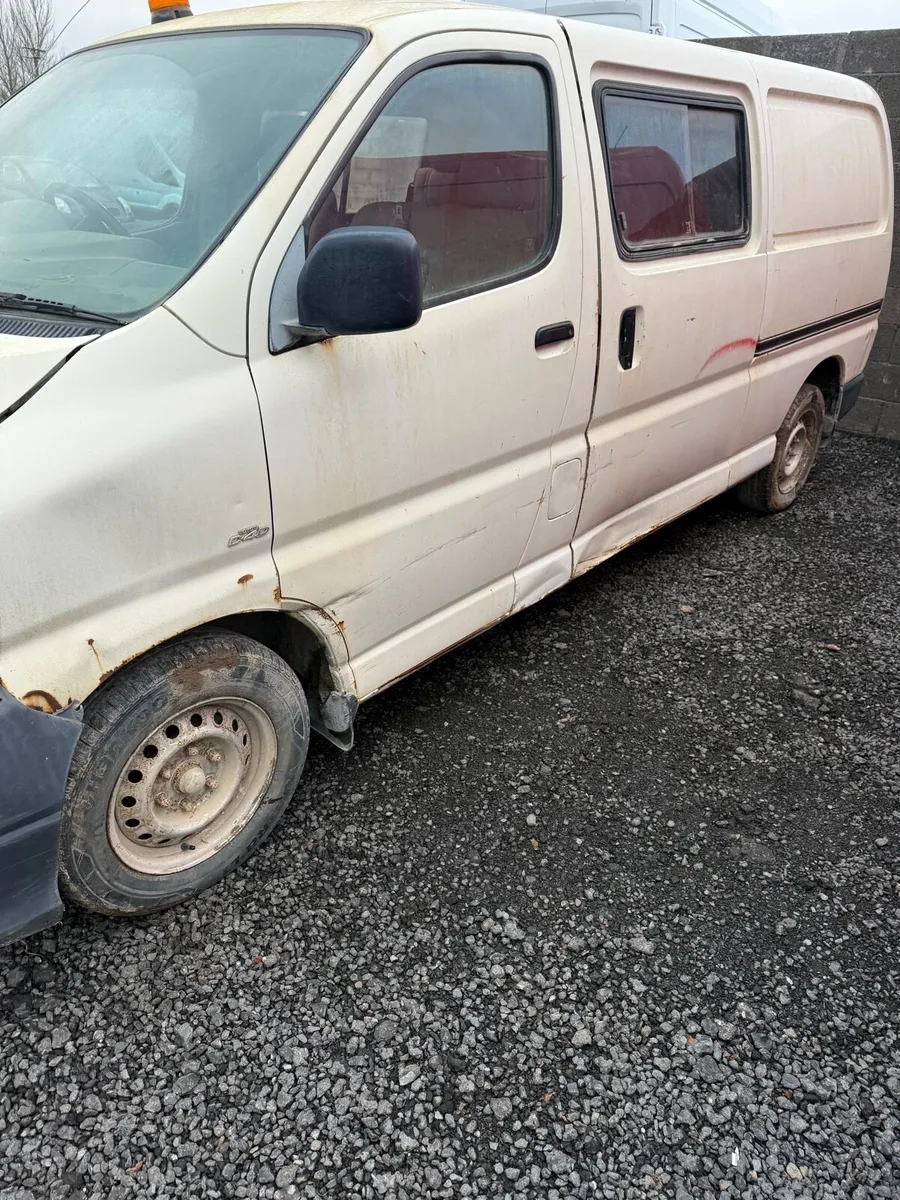 Toyota Hiace Only 55,000 Kmh - Image 3