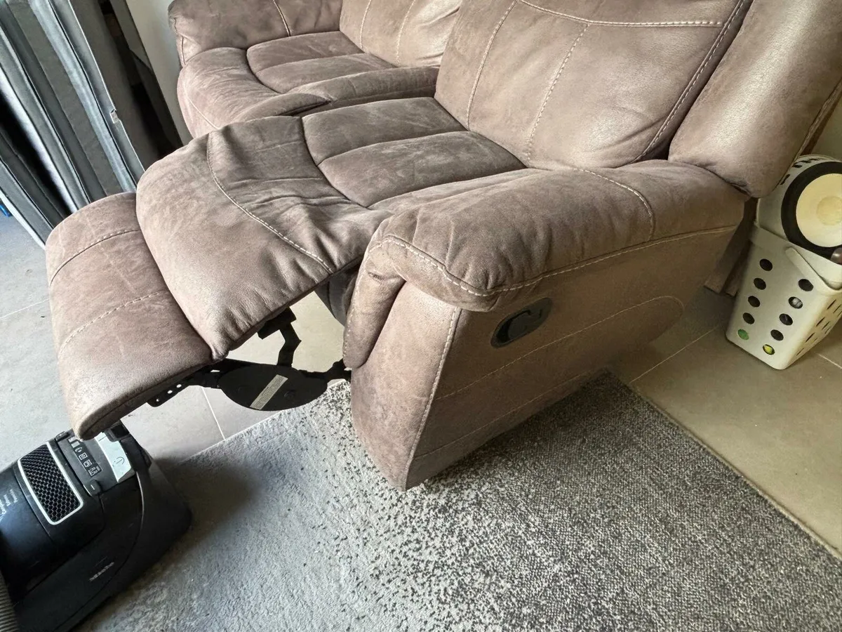 2 seater recliner couch - Image 2