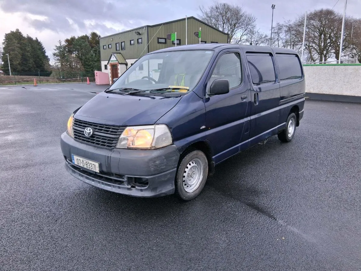 €2950 2007 hiace with tax and test €2950 - Image 1