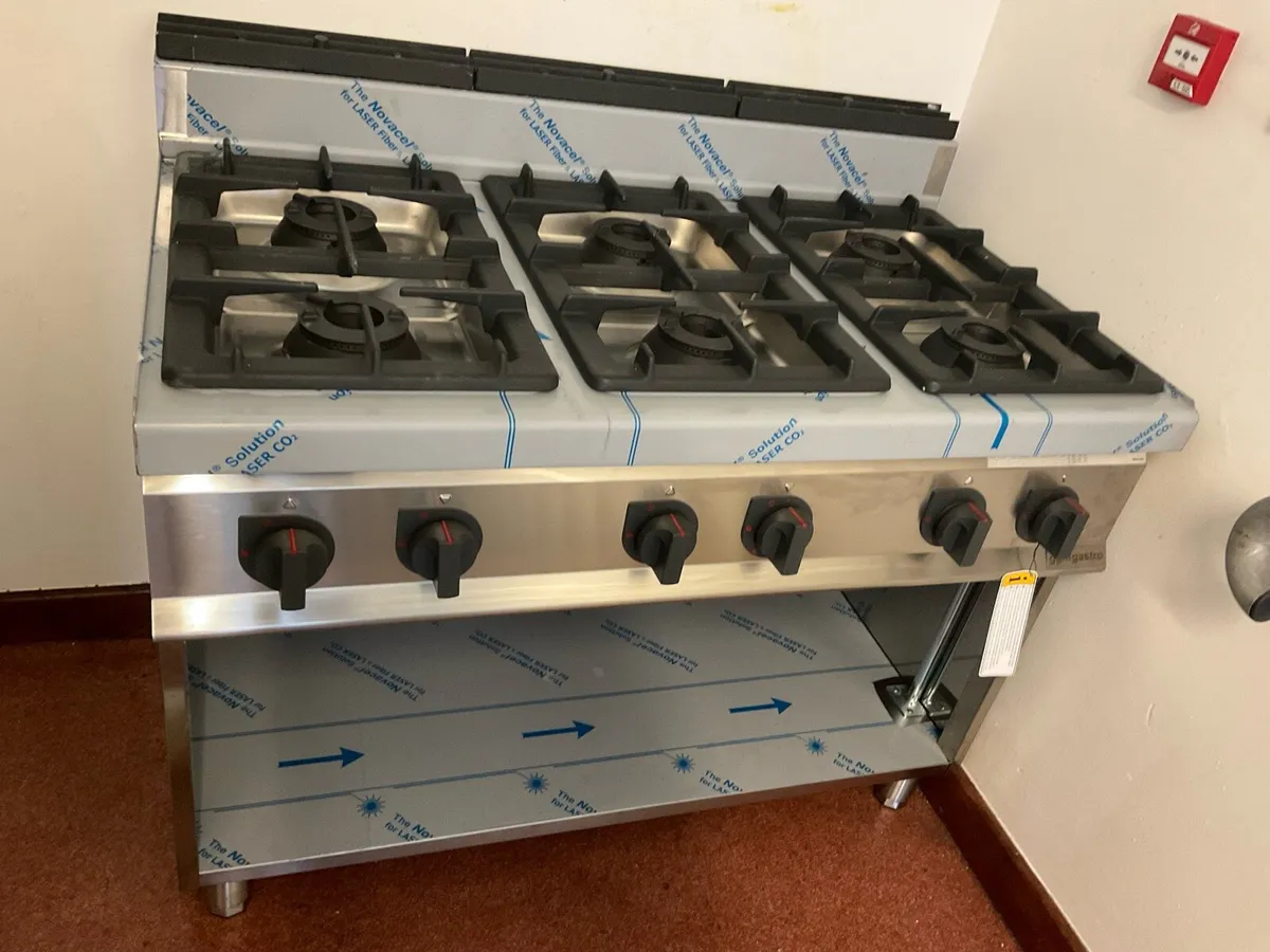 A new commercial unused 6 ring gas hob - Image 2