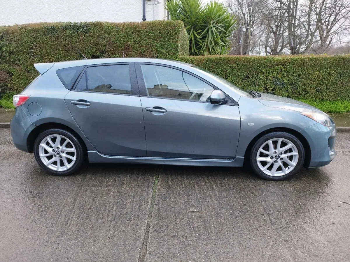 131 Mazda 3 1.6 Diesel Venture Edition model - Image 2
