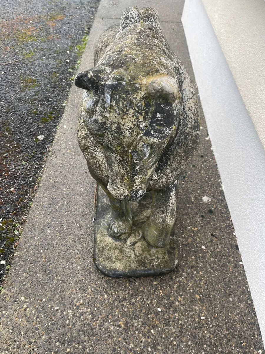 Concrete horse - Image 2