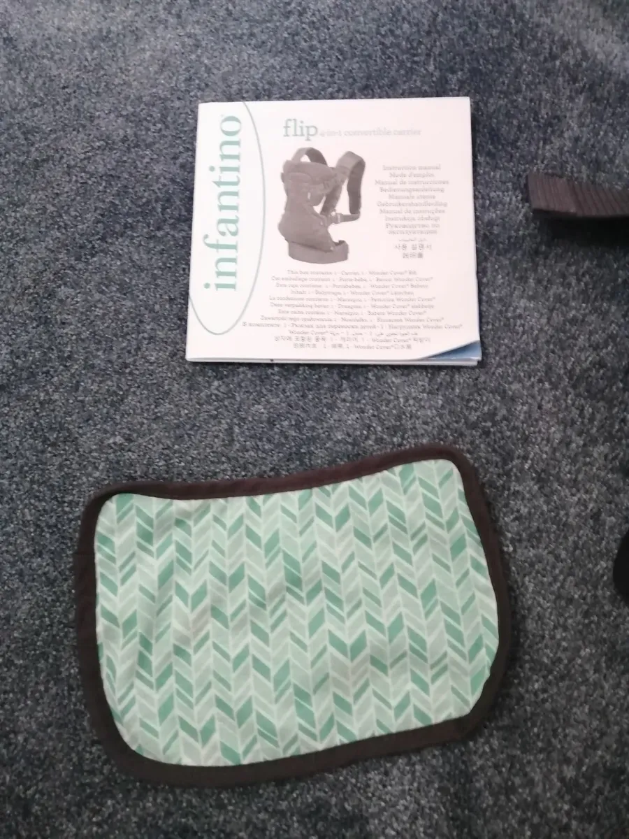 Baby carrier/ sling - Image 2