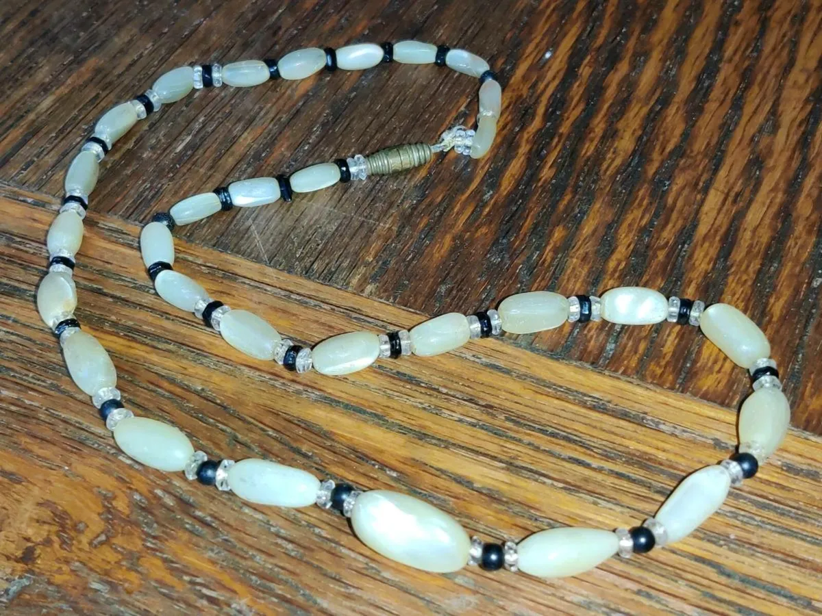 GENUINE MOTHER OF PEARL, Vintage Chunky Necklace ! - Image 1