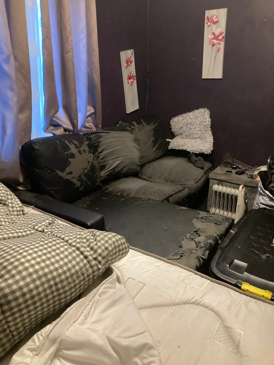 4 Seater corner Sofa - Image 2