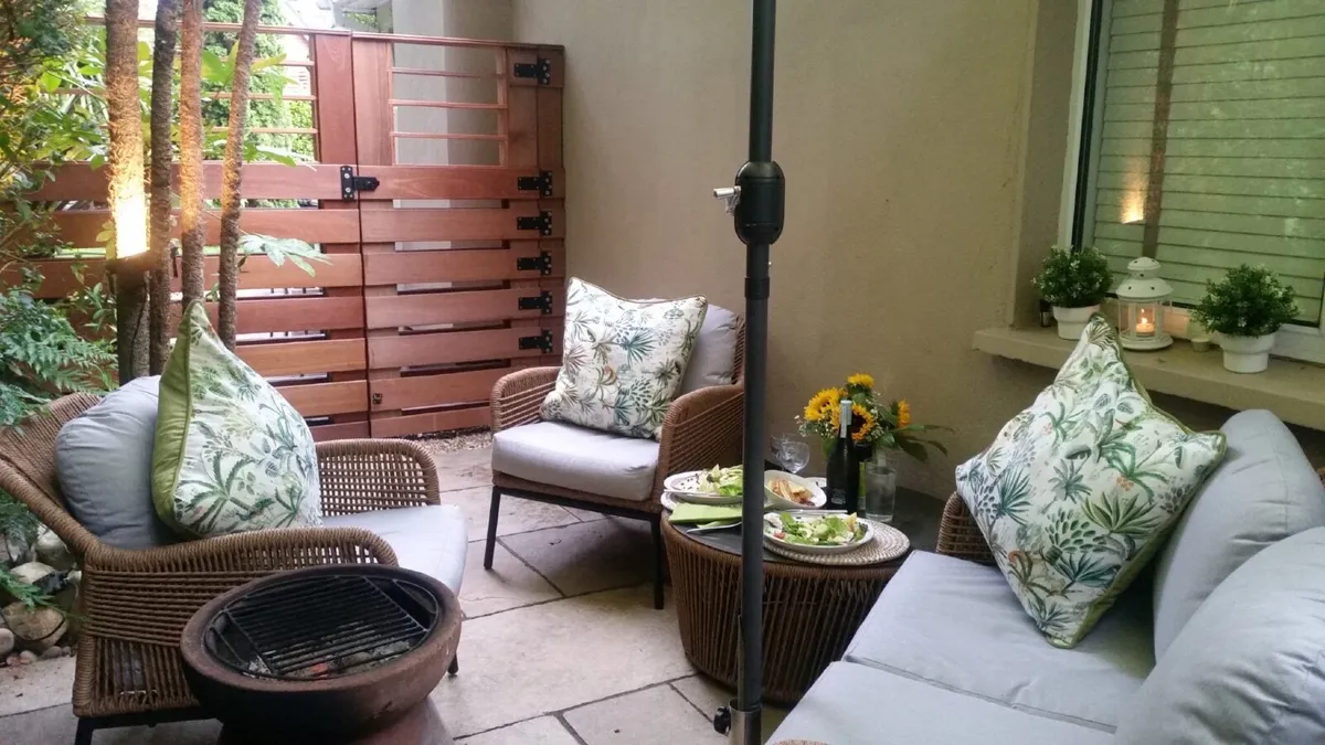 Garden furniture - Image 1