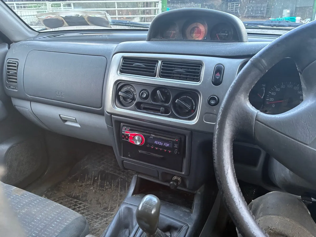 Mitsubishi pagero sport - Image 2