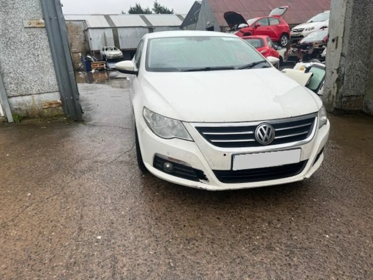 2011 VOLKSWAGEN PASSAT 2.0L-D - Image 1