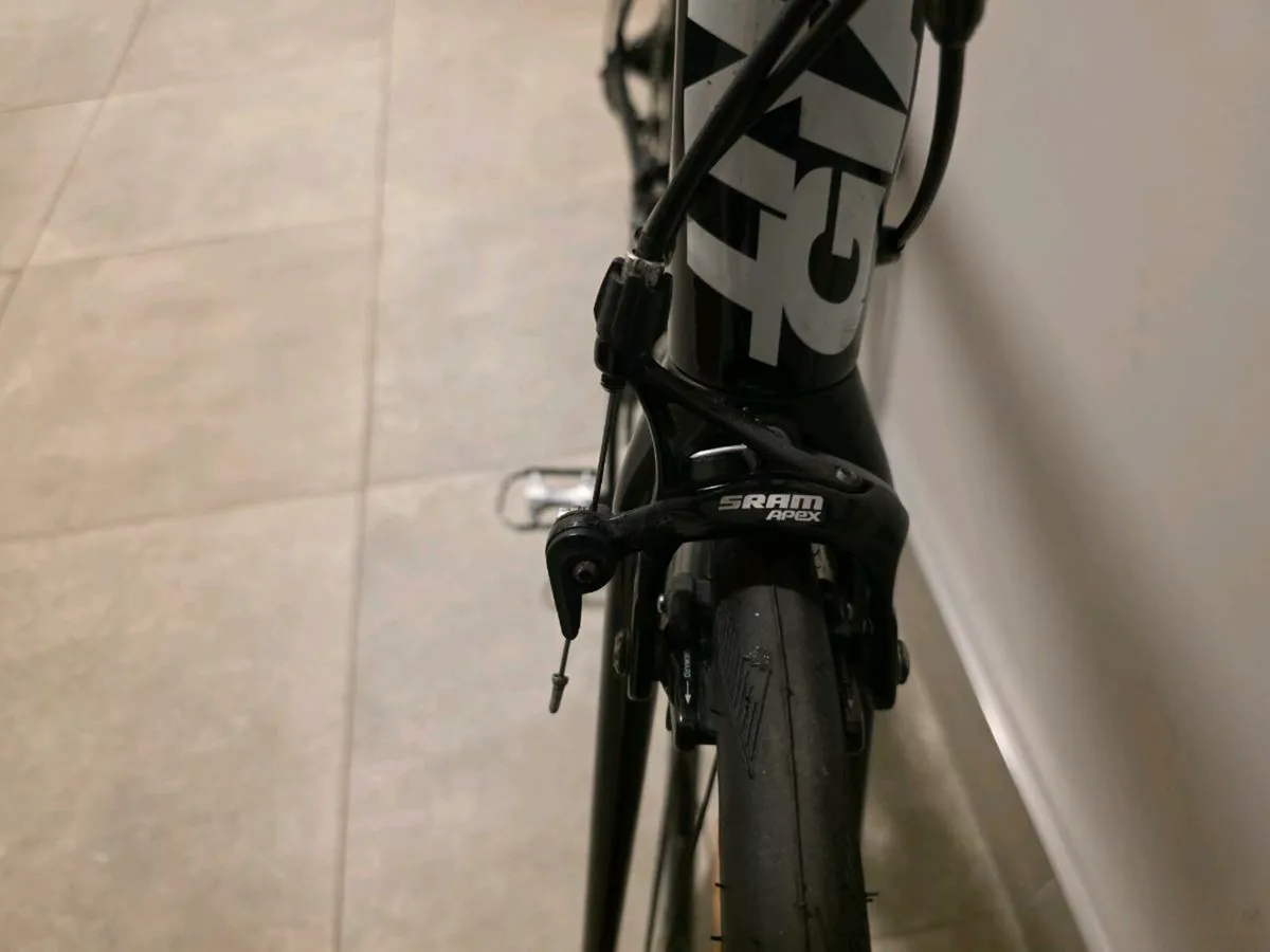 GIANT Defy Composite (Large 58cm) - Image 3