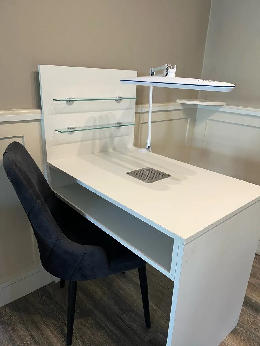 Manicure Table with built in extractor fan