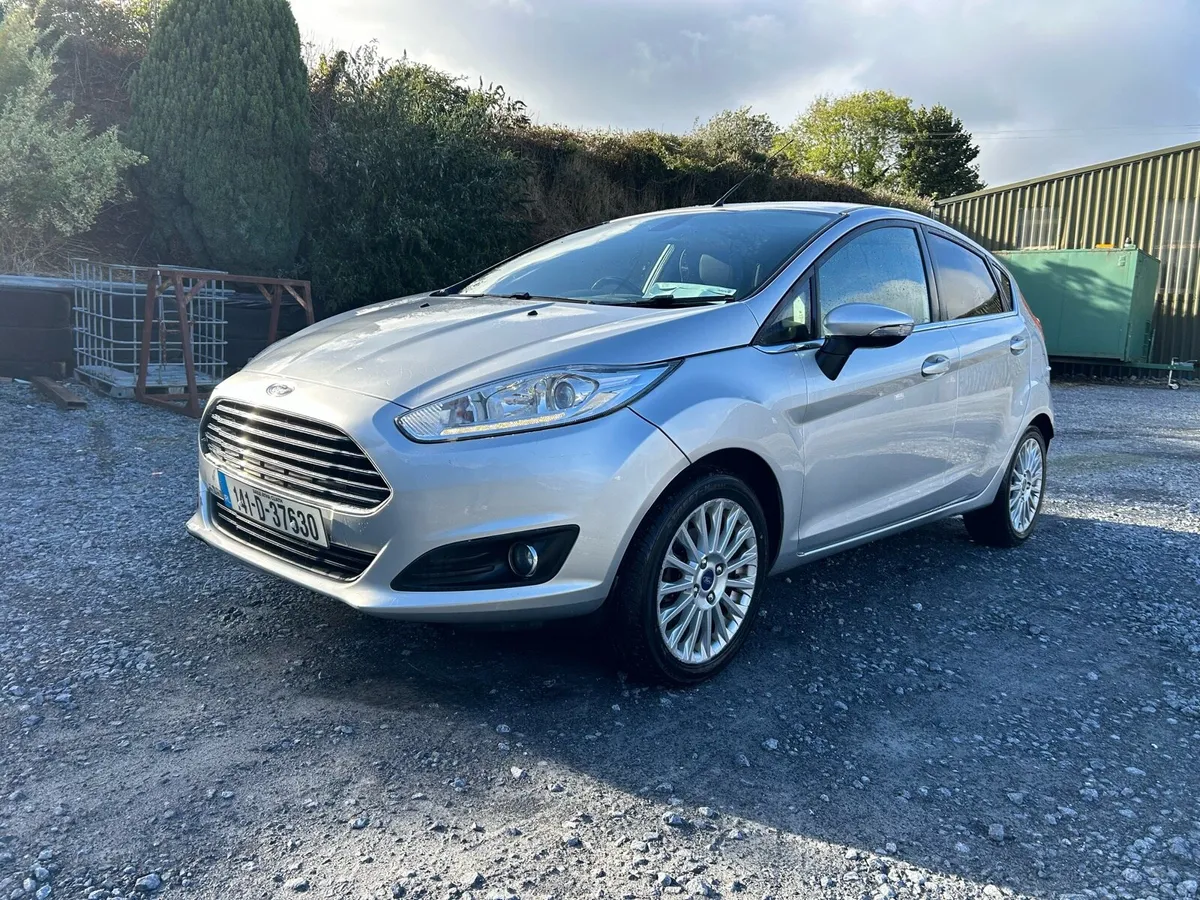 2014 Ford Fiesta 1 L petrol - Image 2