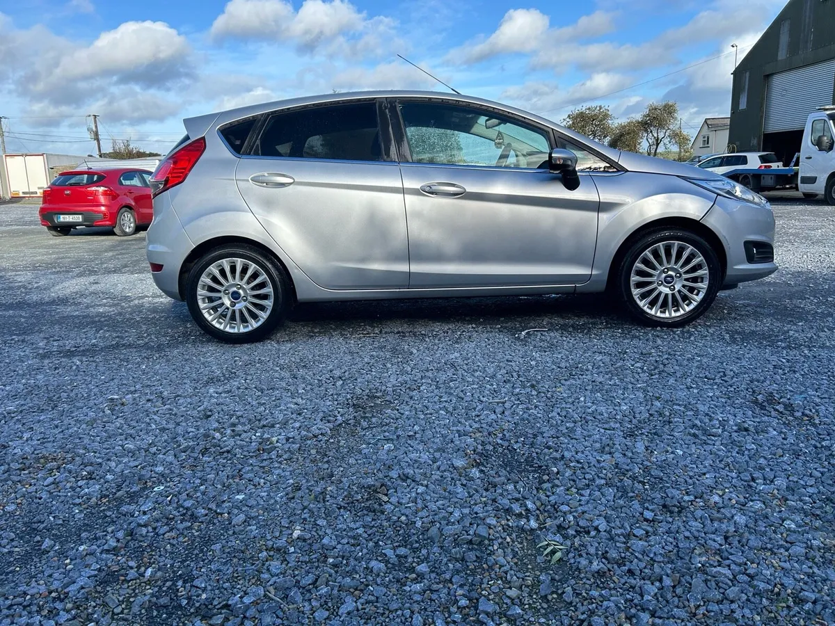 2014 Ford Fiesta 1 L petrol - Image 3