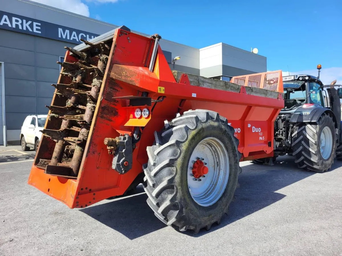 2020 Ktwo 9 Ton Rear Dischareg Spreader - Image 3