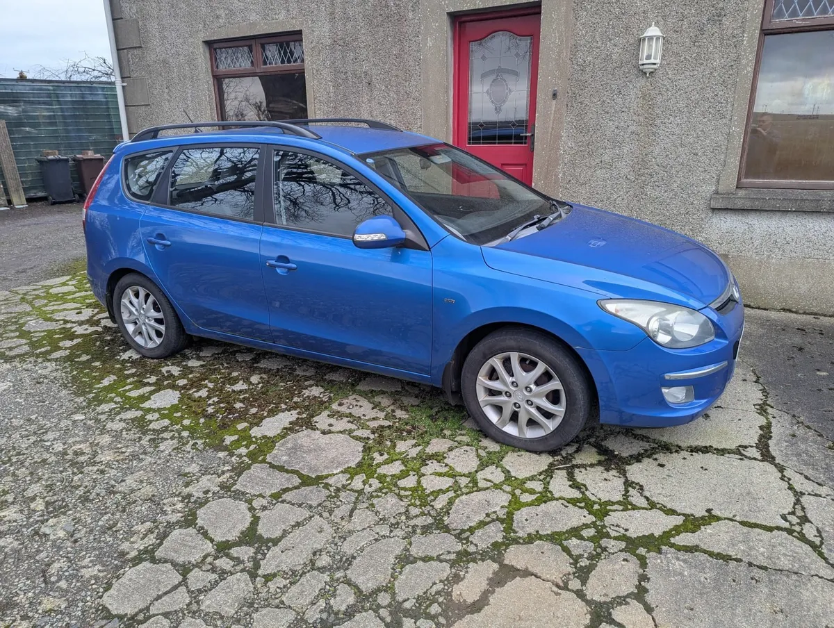 Hyundai i30 Diesel estate for parts or repair - Image 1