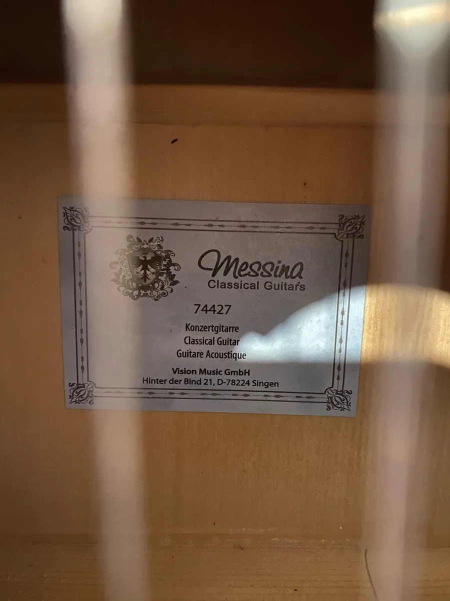 Classical guitar - Image 2