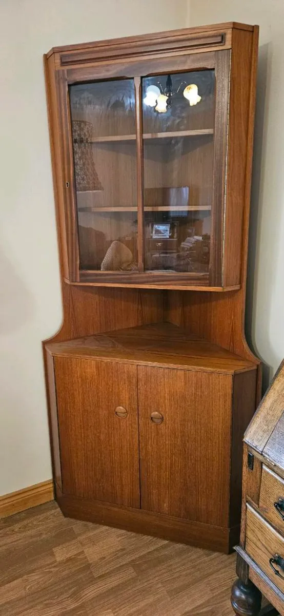 Vintage teak corner display cabinet - Image 1
