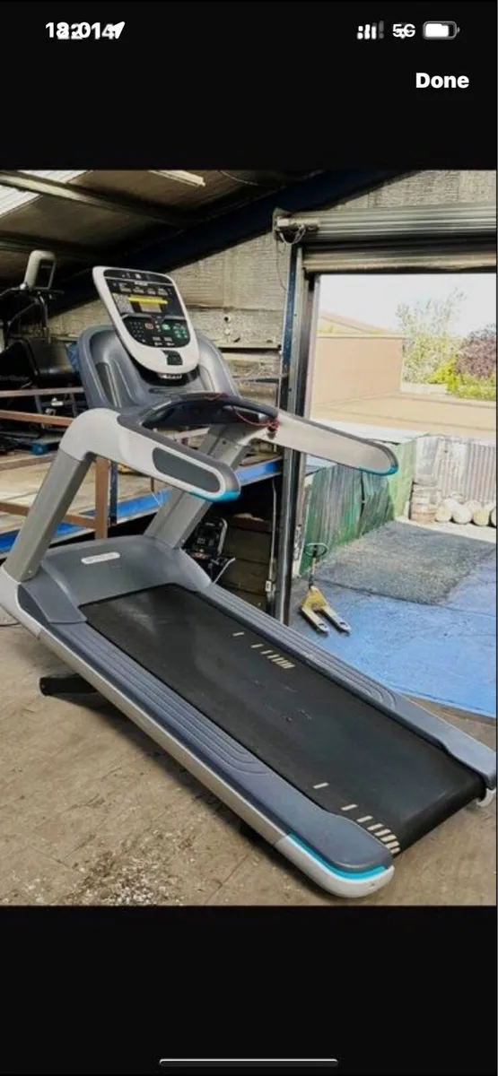 PRECOR TRM835 TREADMILLS - Image 1