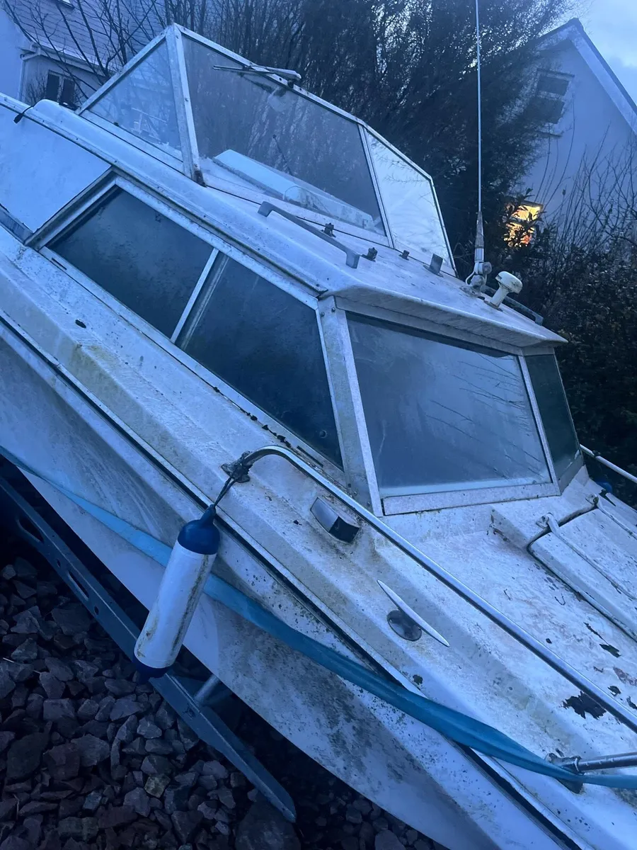 18ft Cabin Boat and Trailer - Image 3